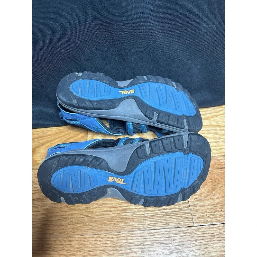 Teva Youth Water Sandals Blue Size 4 Bungee Cord Lace System Closed Toe Outdoors